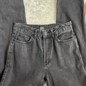 BDG URBAN OUTFITTERS MOM JEANS